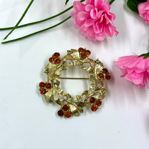 Amber Crystal Wreath Vintage Brooch 2.25 Inches Long - Picture 1 of 5